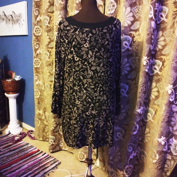 Tops - Picture 4 of 6